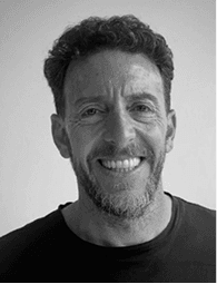 Portrait of Ariel Dayan, co-founder and director of IXOU