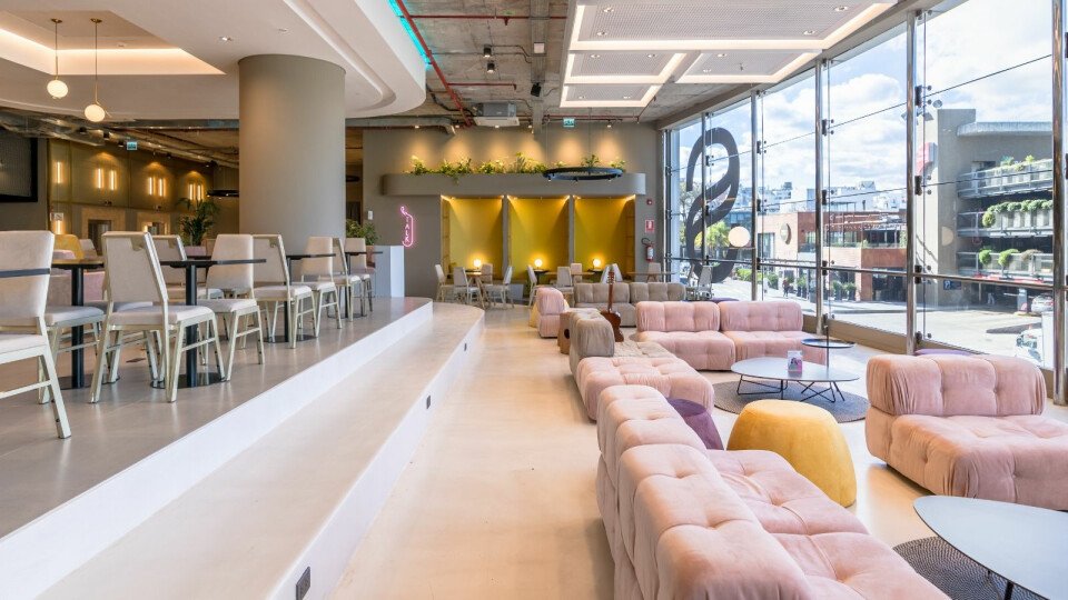 Sinergia en modo Brusco